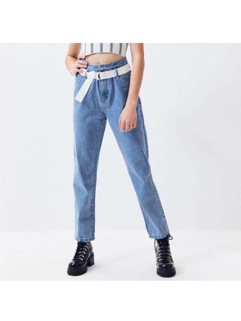 - Belted Highrise Jeans Size 32 Waist NWT